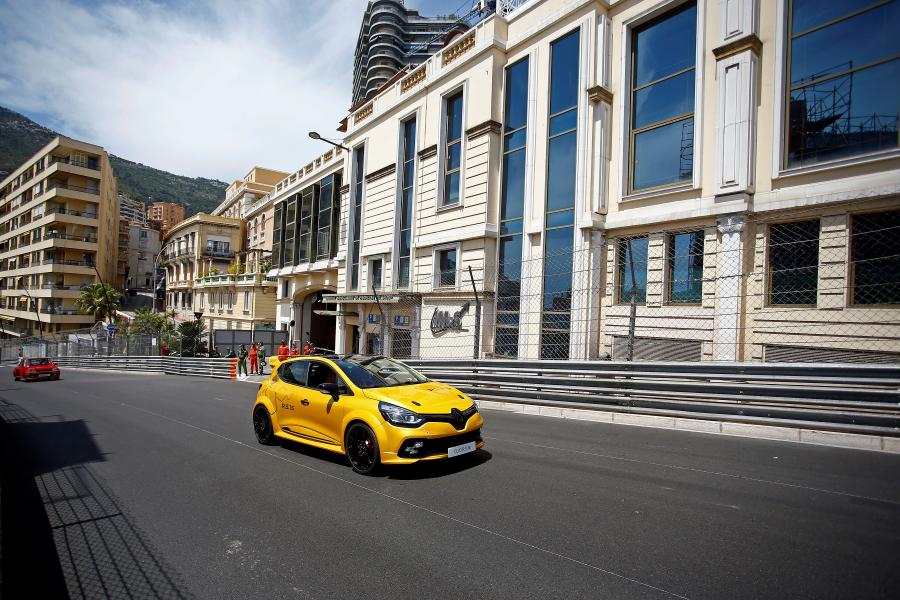  Renault Clio R.S.16 Concept 2016 года  (фото 54 из 54)